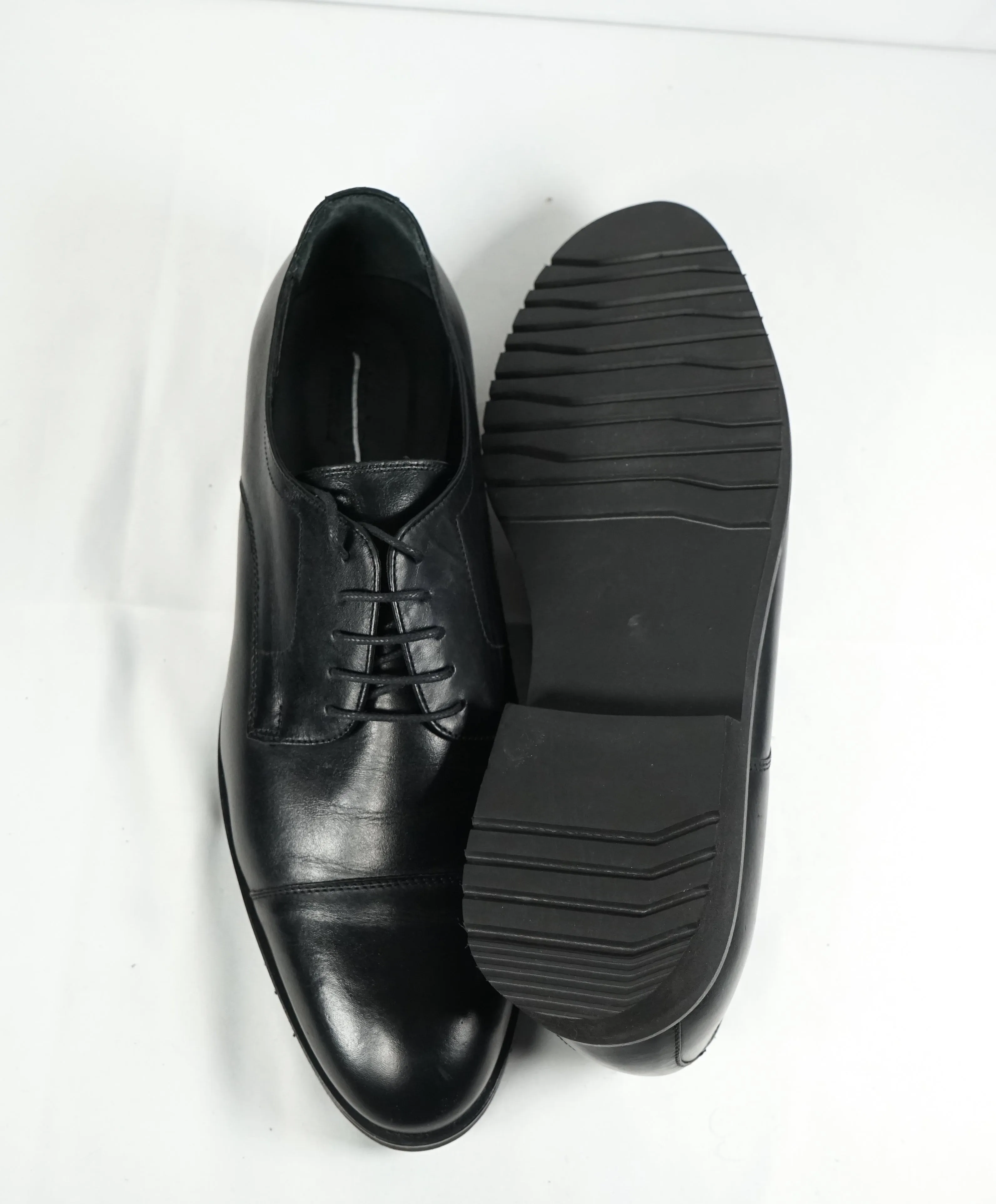 A. TESTONI - Cap Toe Derby Oxfords In Black With Ultra Light Sole - 12.5