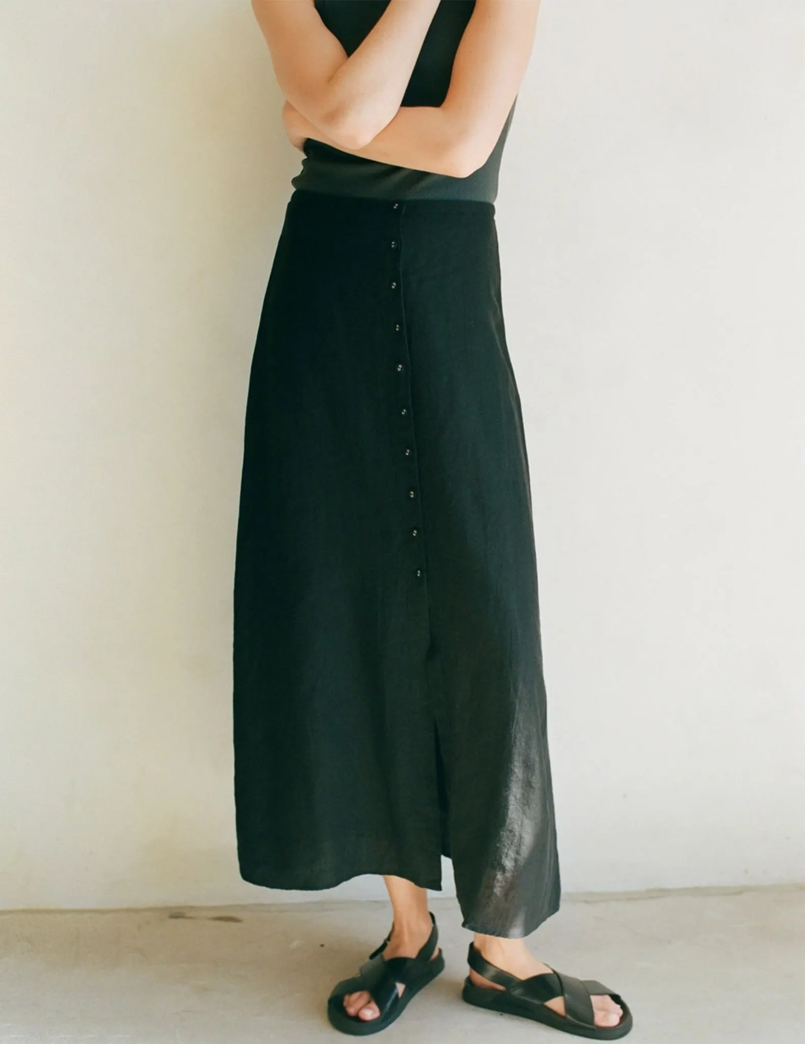 Verity Black Linen Button-Down Skirt